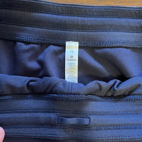 NWT Lululemon Cover your Tracks pants. Size 12. Red, white, navy blue.
LL22 - Picture 11 of 12
